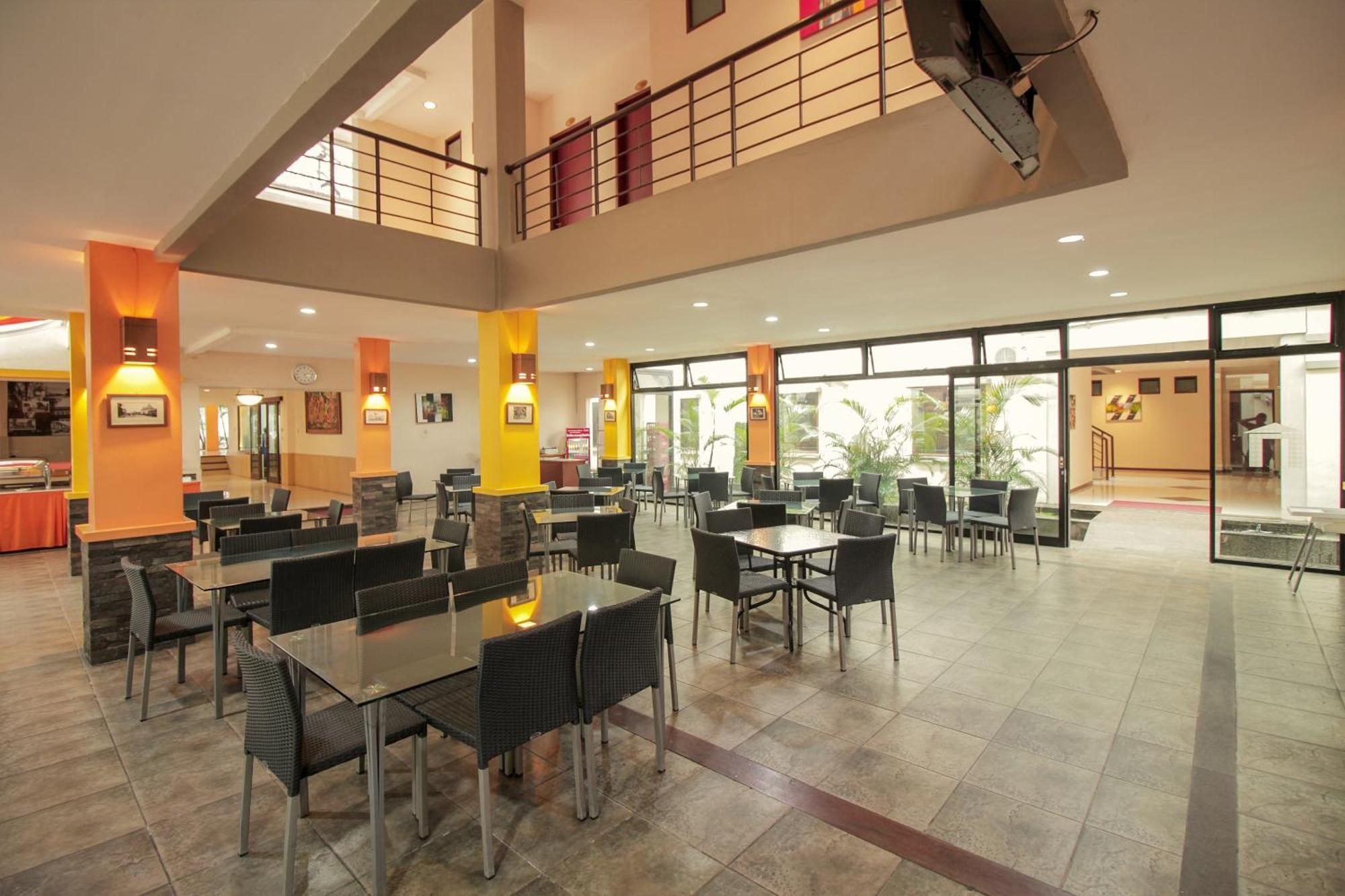 Collection O 295 Grha Ciumbuleuit Guest House Bandung Exterior photo